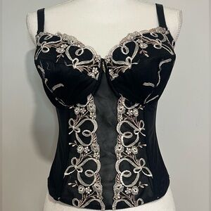 Vintage 90s/Y2K Euro ‘Stefani’ Embroidered Corset Top
